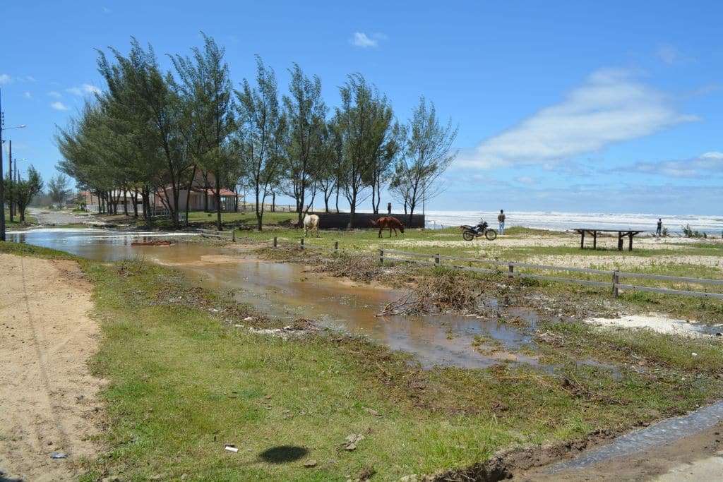 Balneário Esplanada é atingido por ressaca