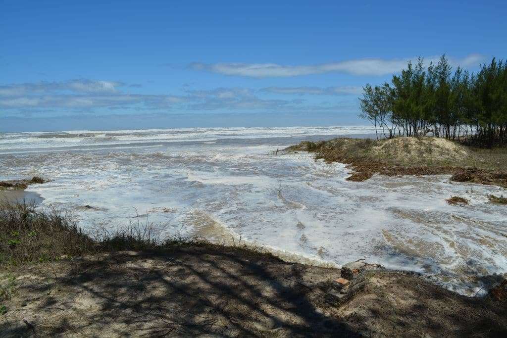 Balneário Esplanada é atingido por ressaca