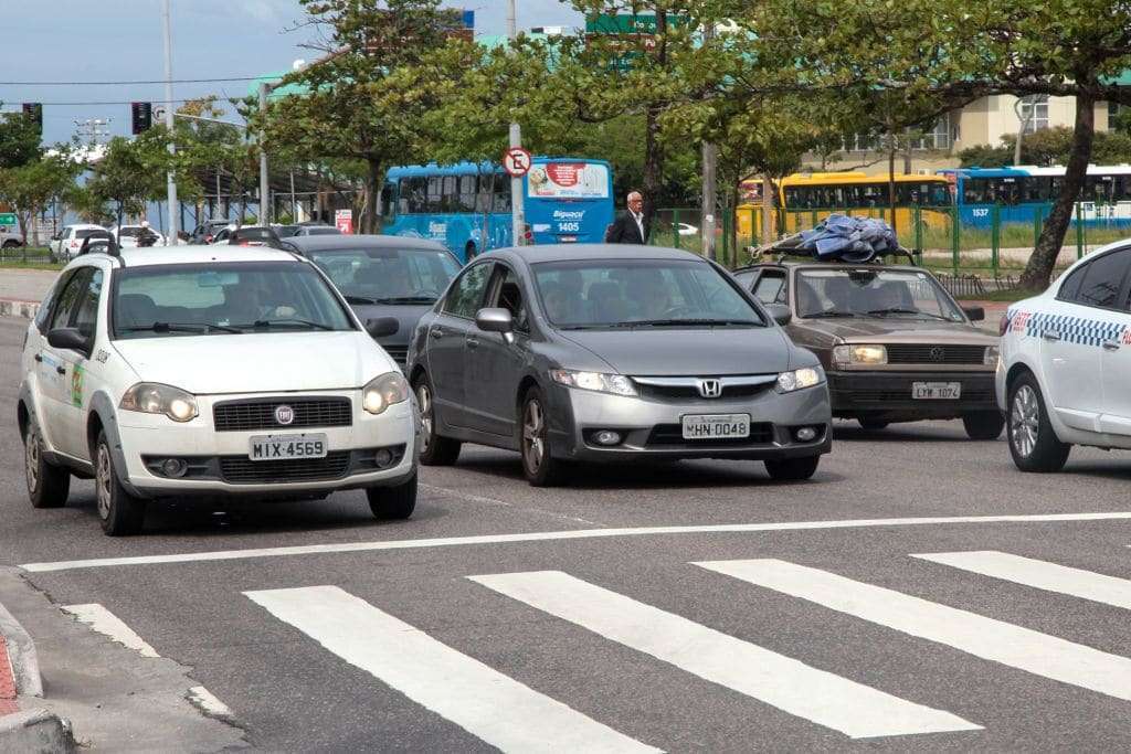 PRF retoma fiscalização da Lei do Farol Baixo