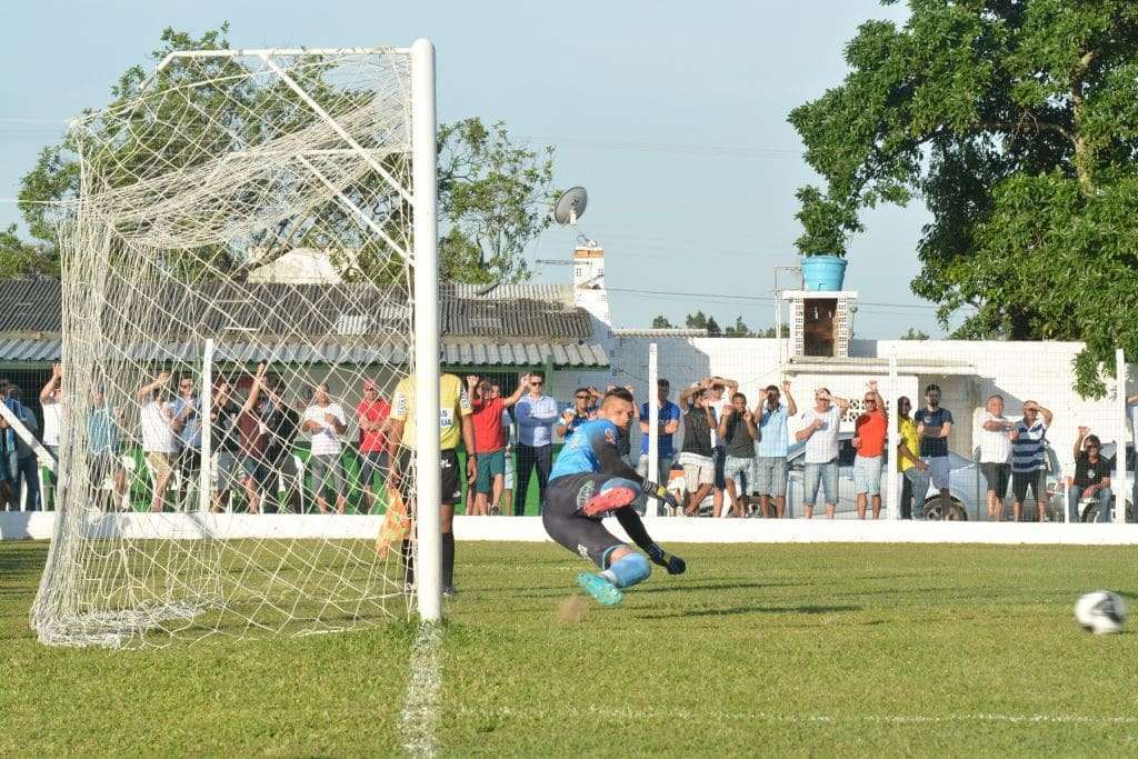 Rui Barbosa perde nos pênaltis