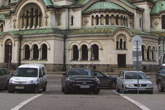 Igreja não é responsável por furto de veículo em estacionamento durante celebração