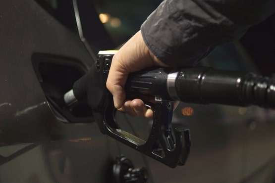Posto pagará R$ 26 mil de indenização após abastecer carro com combustível trocado