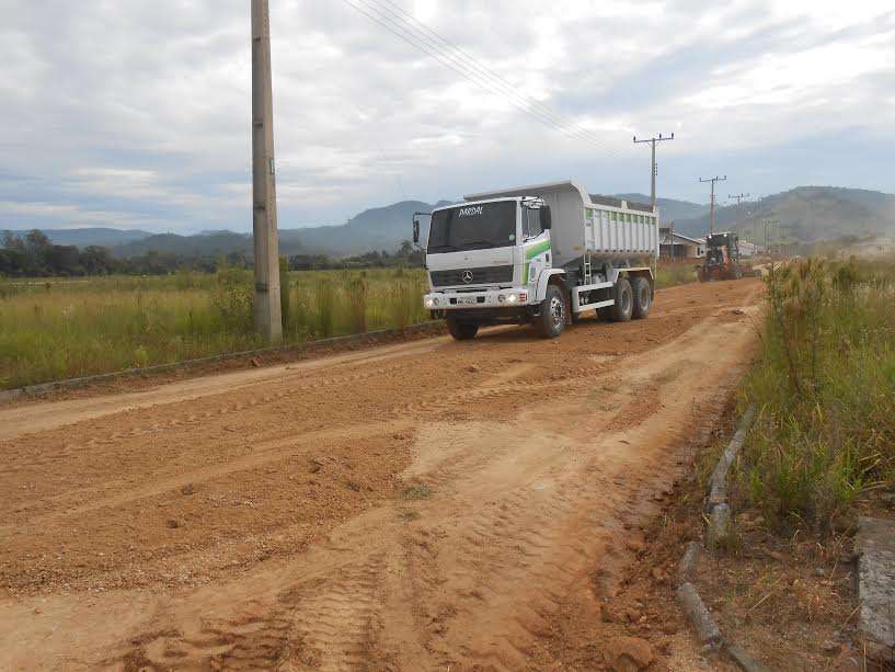 Estradas do Distrito de Estação Cocal recebem manutenção