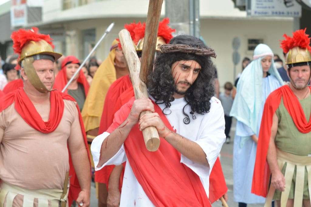 Caminhada da Penitência reúne centenas de pessoas em Morro da Fumaça