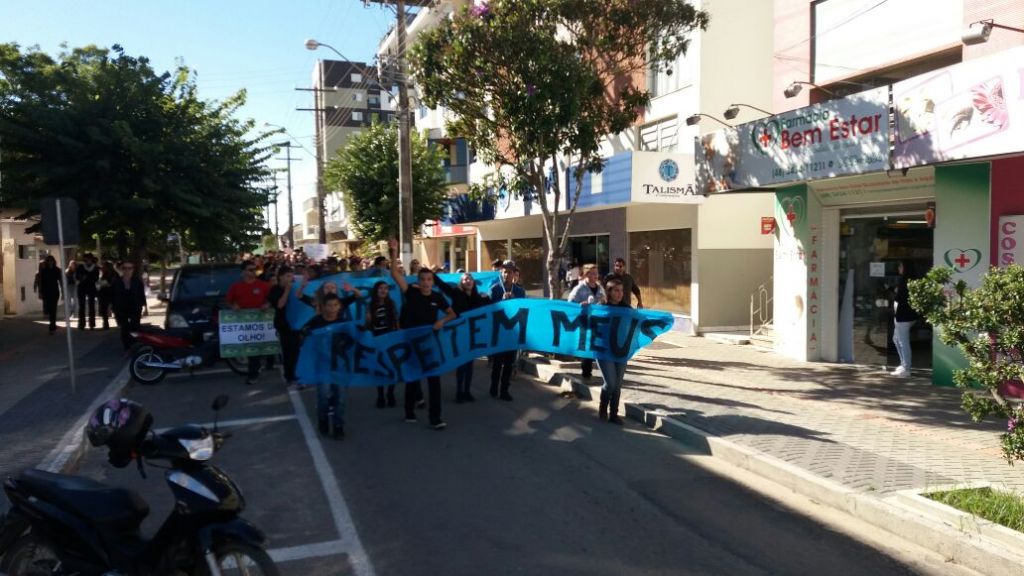 Manifestação contra a Reforma da Previdência ganha as ruas de Morro da Fumaça