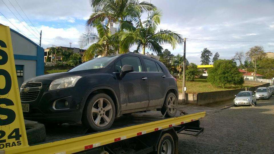 Motorista de Morro da Fumaça é detido com veículo roubado e placa adulterada