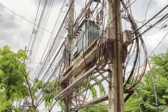 Indenização de R$ 200 mil a estudante que ficou horas preso em triângulo de energia