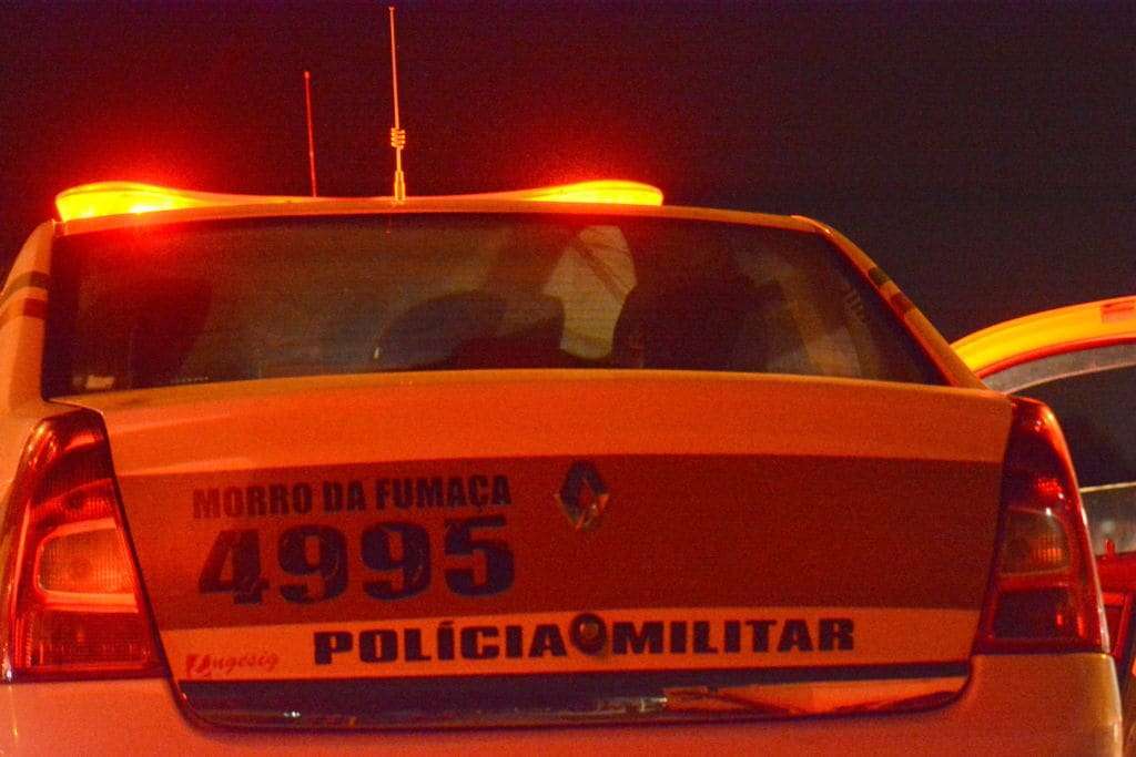 Polícia Militar detém três por tentativa de furto