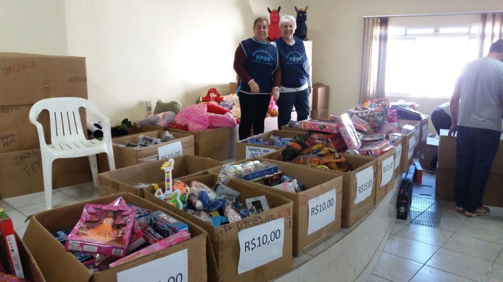 Apae de Morro da Fumaça realiza bazar com produtos apreendidos pela Receita Federal