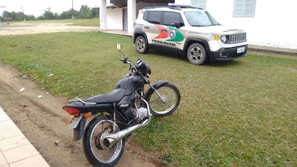 Polícia Militar recupera moto furtada em Morro da Fumaça