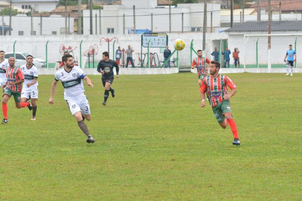 Rui Barbosa é goleado em Morro da Fumaça na estreia do regional da Larm