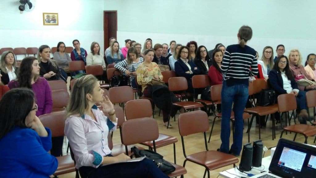 Professores recebem capacitação sobre o PNAIC em Morro da Fumaça