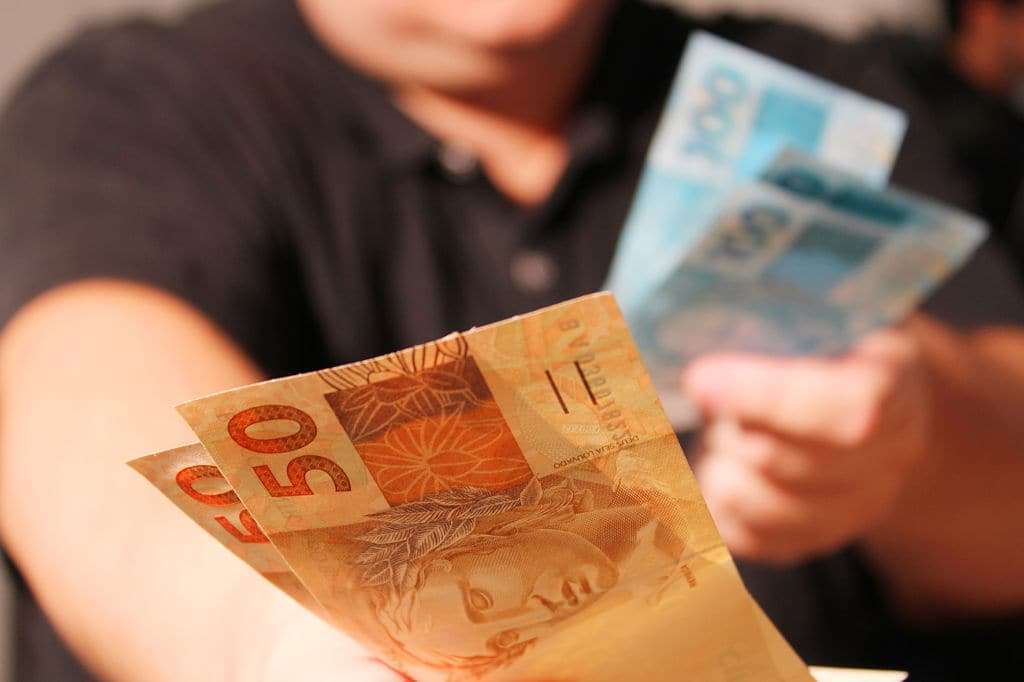 Salário mínimo será de R$ 1.039 em 2020
