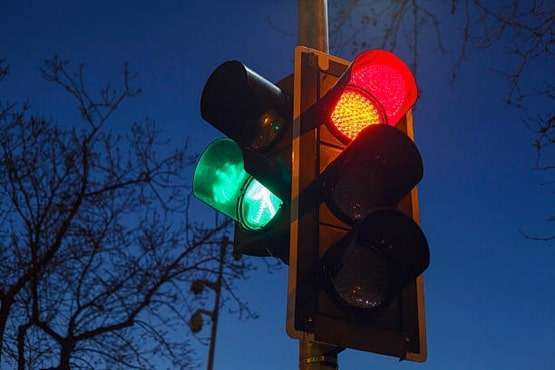 Concessionária de energia e município discutem na Justiça conta de semáforo queimado