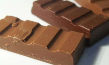 Consumidor surpreendido com insetos em chocolate será indenizado pelo fabricante