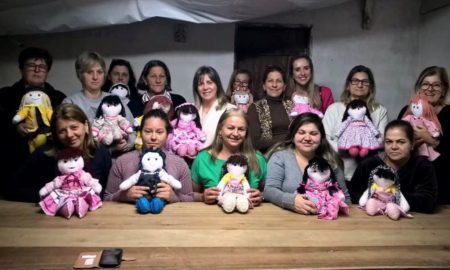 Retalhinhos do amor: Mais de 400 bonecas de pano são confeccionadas para doação