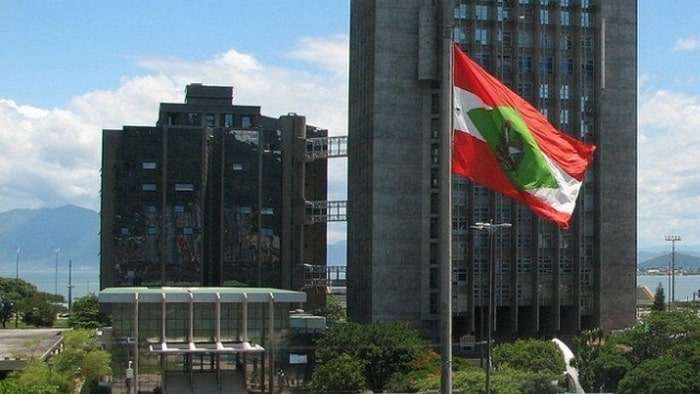 Motoristas que disputaram "racha" no centro da cidade prestarão serviços comunitários