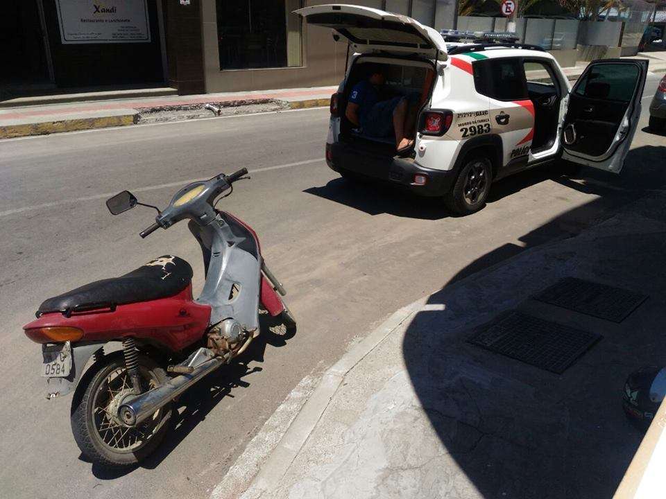 Polícia Militar recupera moto furtada e prende um em flagrante