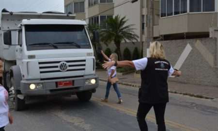 Blitz da saúde leva orientação aos motoristas em Morro da Fumaça