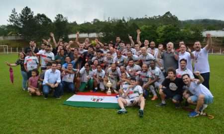 Em jogo emocionante, Rui Barbosa é campeão da 2ª divisão da Larm (COM FOTOS)