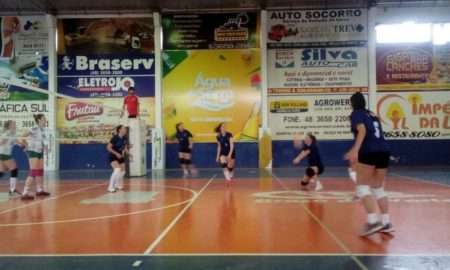 Equipe de voleibol vai representar Morro da Fumaça no Jasc