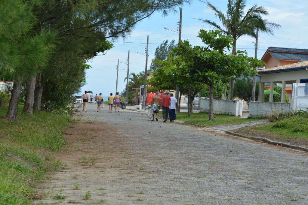 Movimento ainda é fraco na Praia da Esplanada