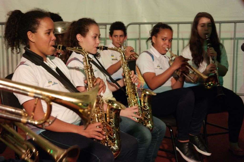 Orquestra de Metais dá show na Vila Natalina em Morro da Fumaça