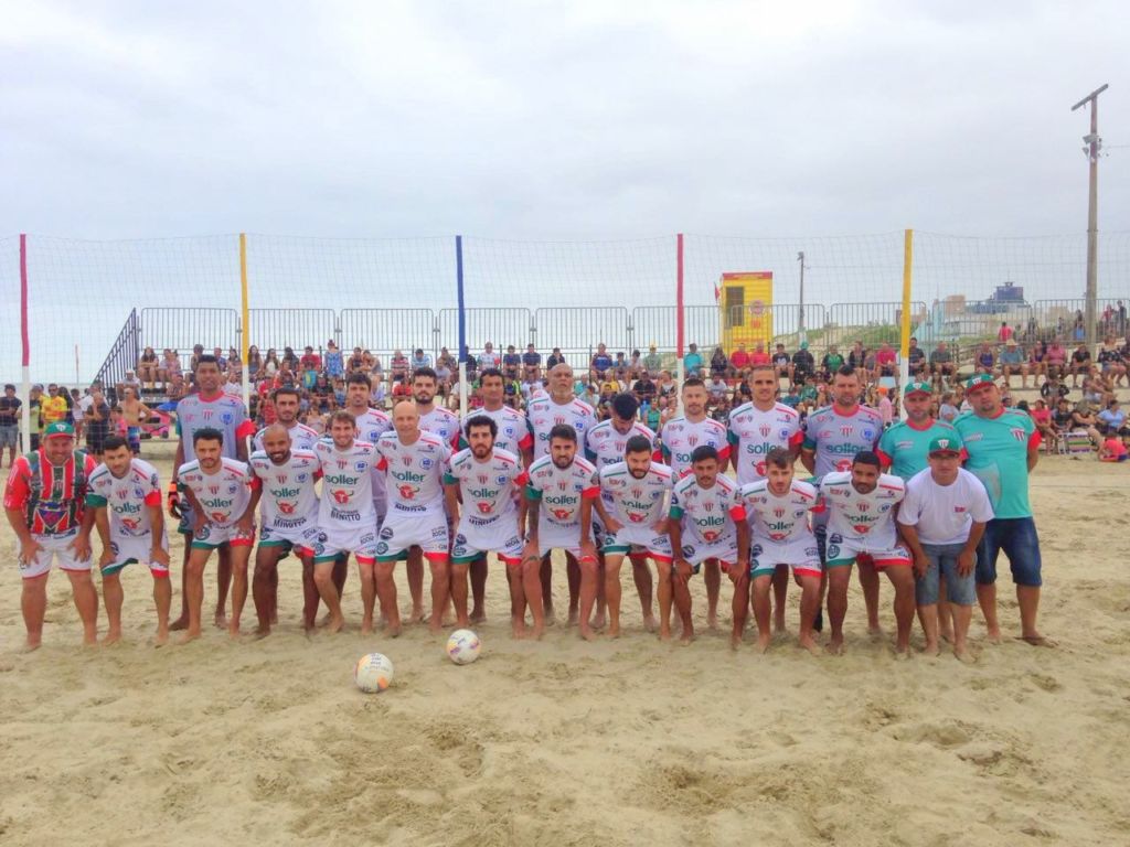 Rui Barbosa goleia na estreia do Praião 2018