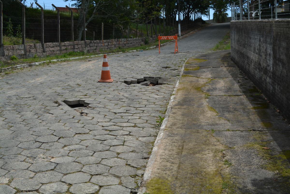 Rompimento de adutora deixa Morro da Fumaça sem água