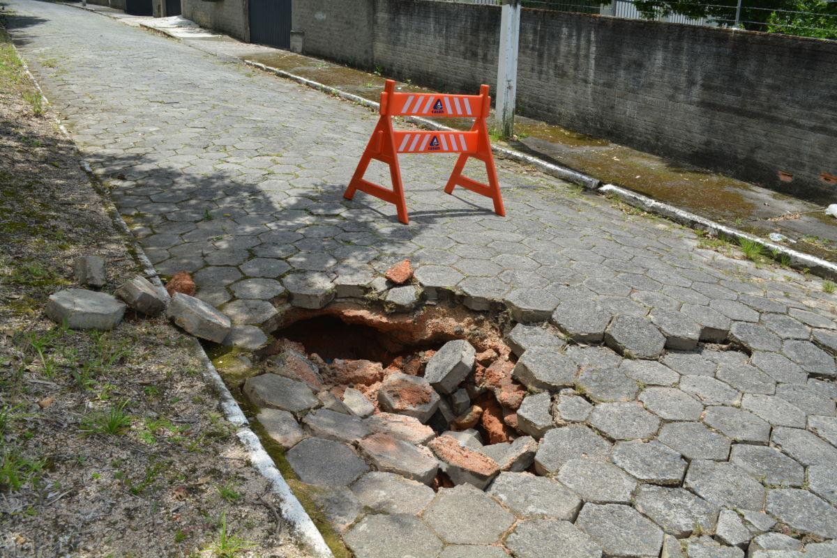 Rompimento de adutora deixa Morro da Fumaça sem água