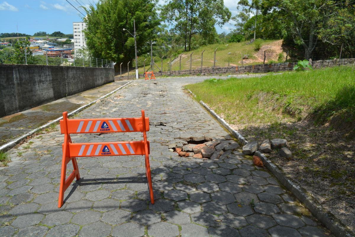 Rompimento de adutora deixa Morro da Fumaça sem água