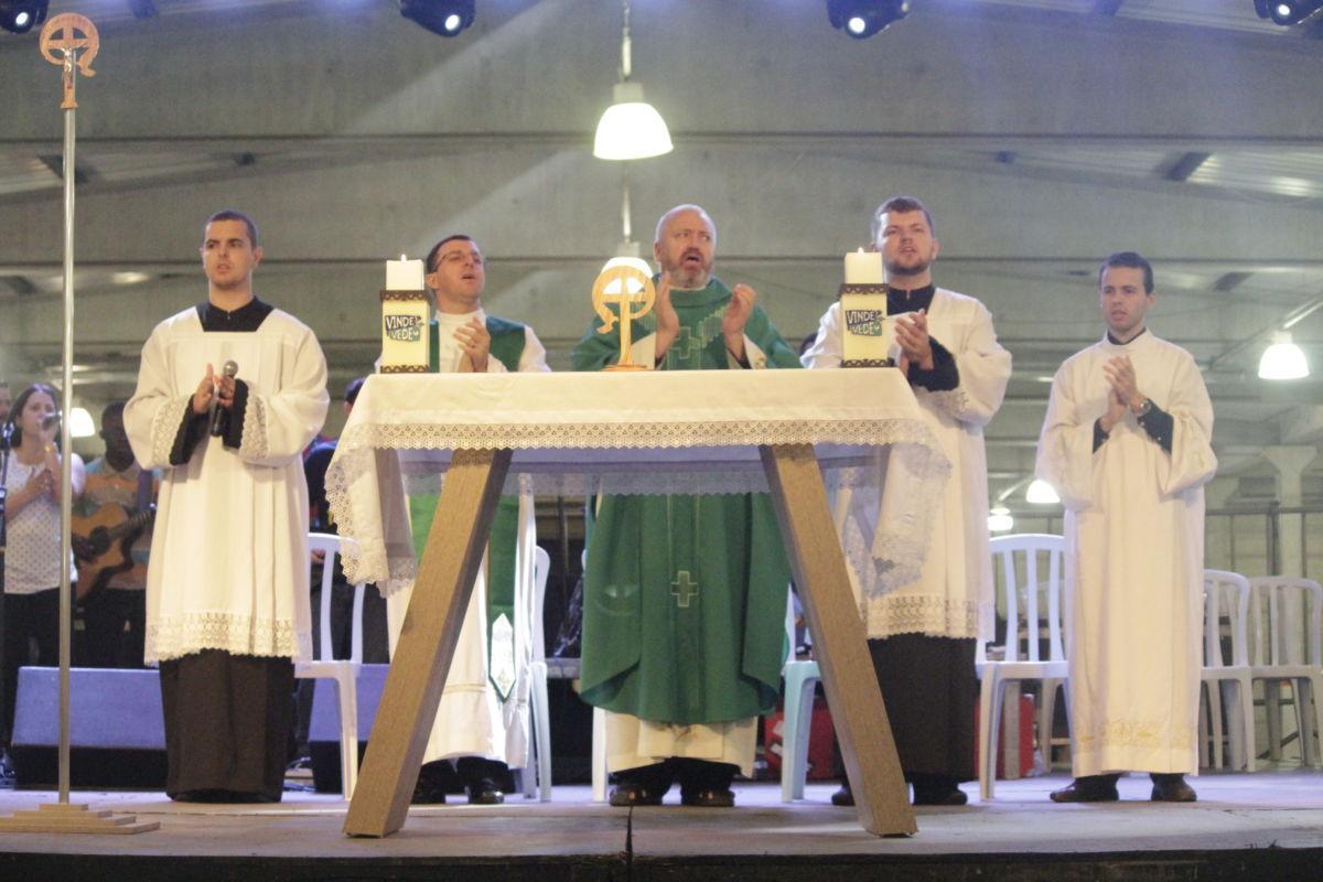 Jovens se despedem do Vinde e Vede 2018