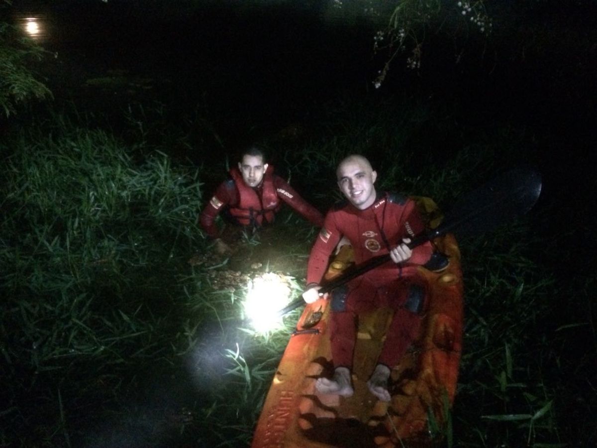 Corpo de Bombeiros salva dois pescadores em Morro da Fumaça