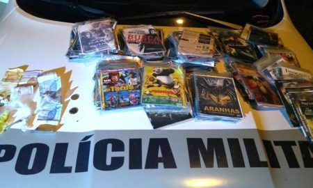 Polícia encontra drogas e apreende 253 DVD’s piratas