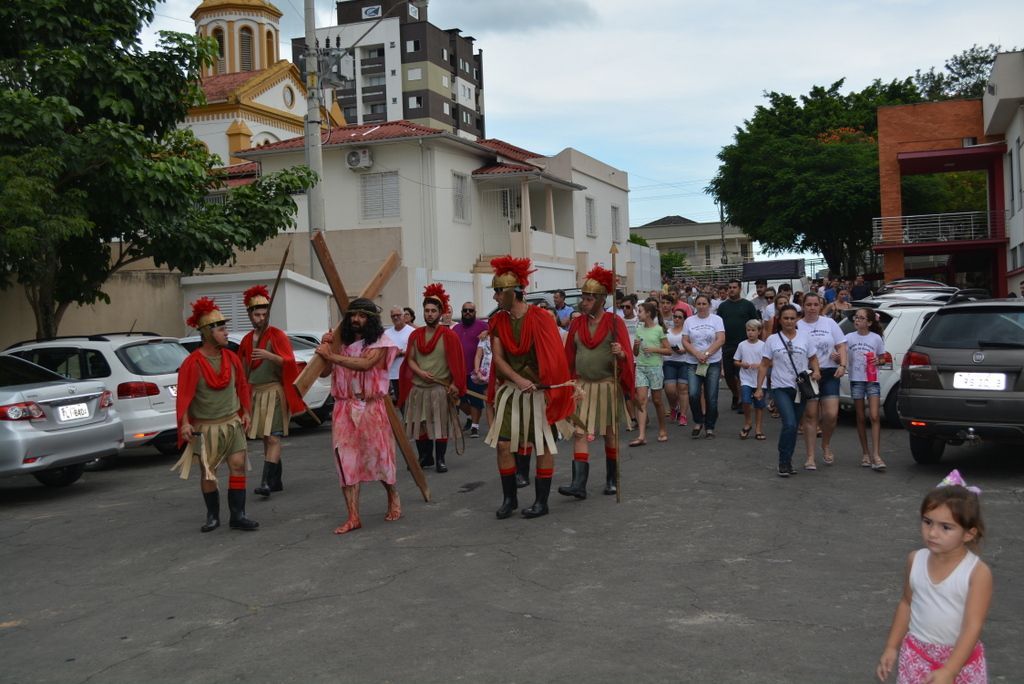 Procissão da Via Sacra marca Sexta-Feira da Paixão em Morro da Fumaça