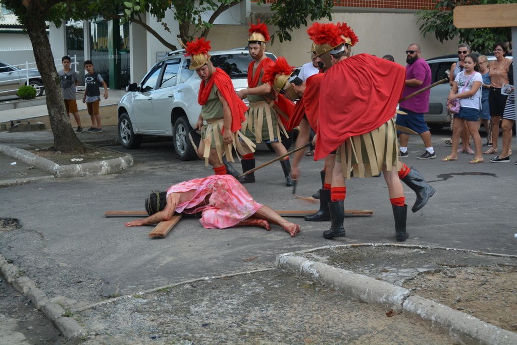 Procissão da Via Sacra marca Sexta-Feira da Paixão em Morro da Fumaça