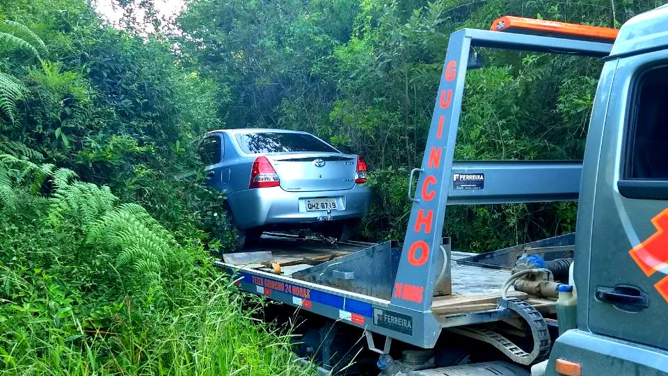 Polícia Militar recupera veículo roubado