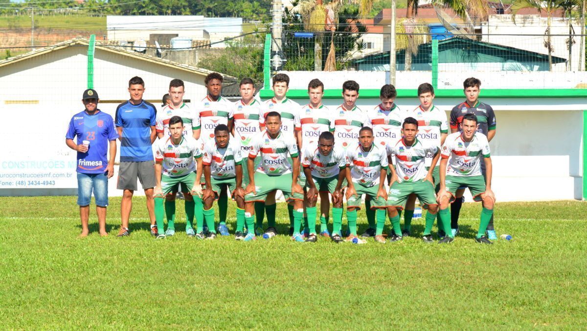 Sub-18 do Rui Barbosa vence amistoso