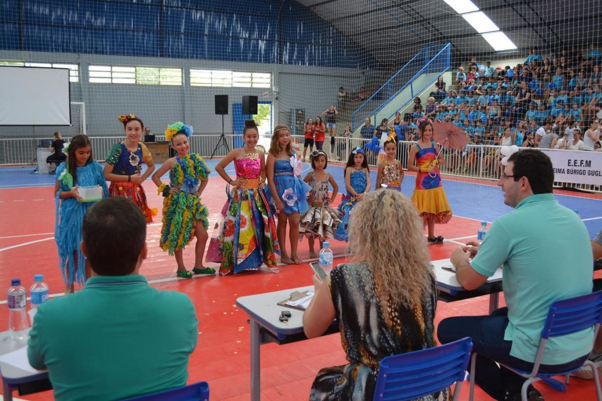 Gincana mobiliza os alunos e a comunidade escolar de Morro da Fumaça