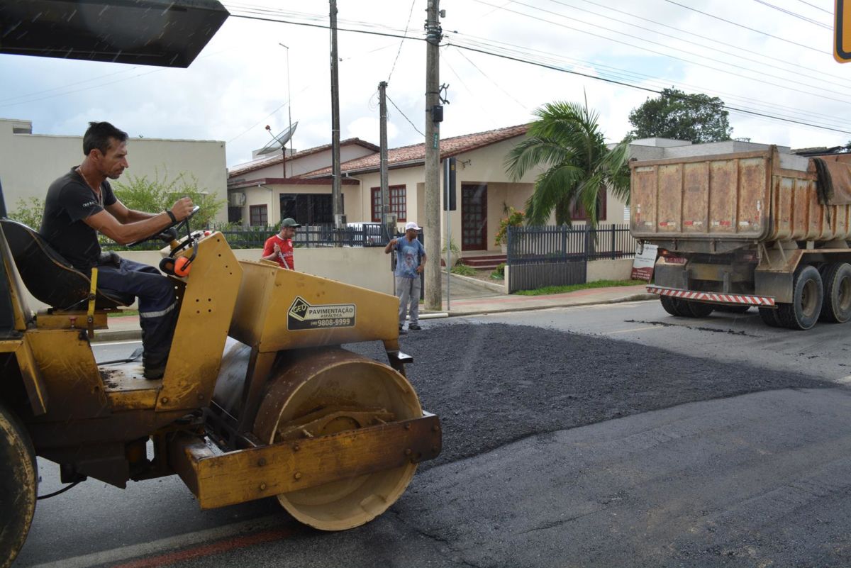 Obras nas vias públicas exigem atenção dos motoristas em Morro da Fumaça