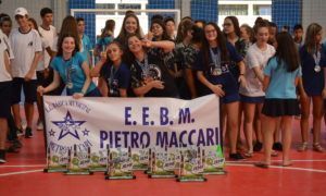 Campeões dos Jogos Escolares recebem premiação em Morro da Fumaça