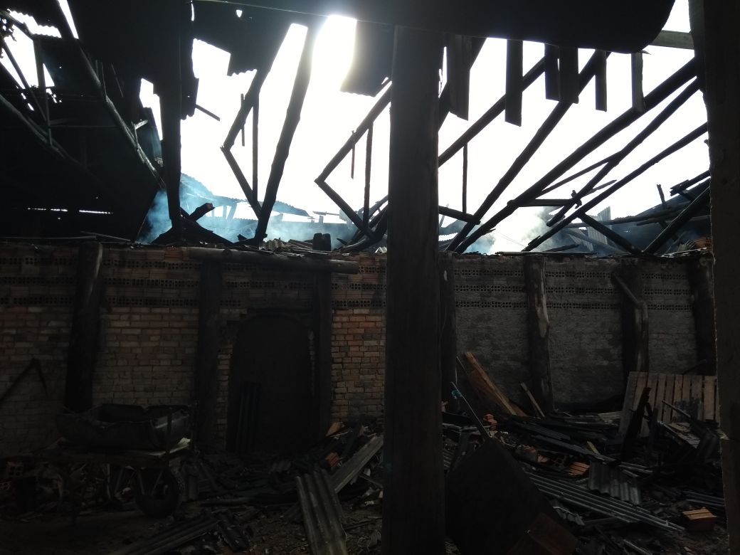 Olaria é atingida por incêndio em Morro da Fumaça