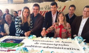 Corte do bolo e baile da terceira idade encerram a Maggiofest