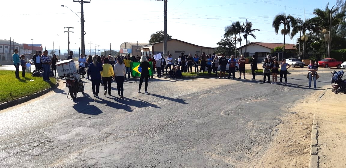 Acesso a Morro da Fumaça é fechado em apoio aos caminhoneiros