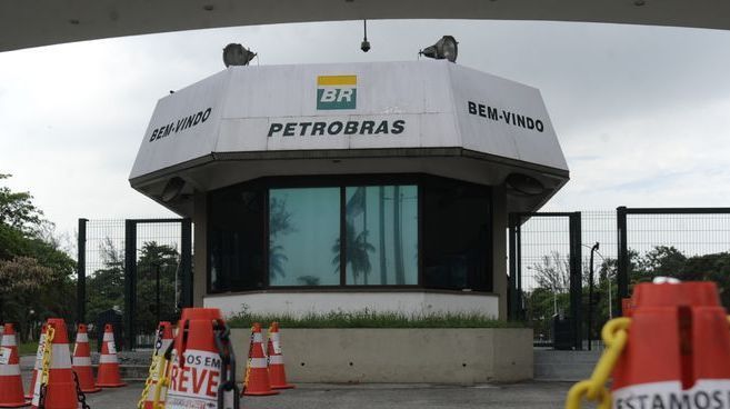 Petroleiros deflagram greve a partir de quarta-feira