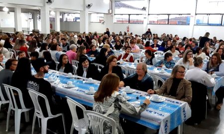 Café Beneficente arrecada recursos para Associação Cantinho do Amor