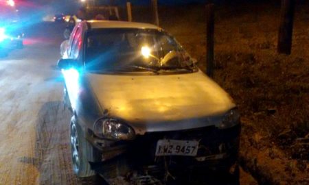 Motorista desvia de caminhão para evitar acidente e atinge barranco