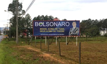 Bolsonaro ganha outdoor de apoio em Morro da Fumaça