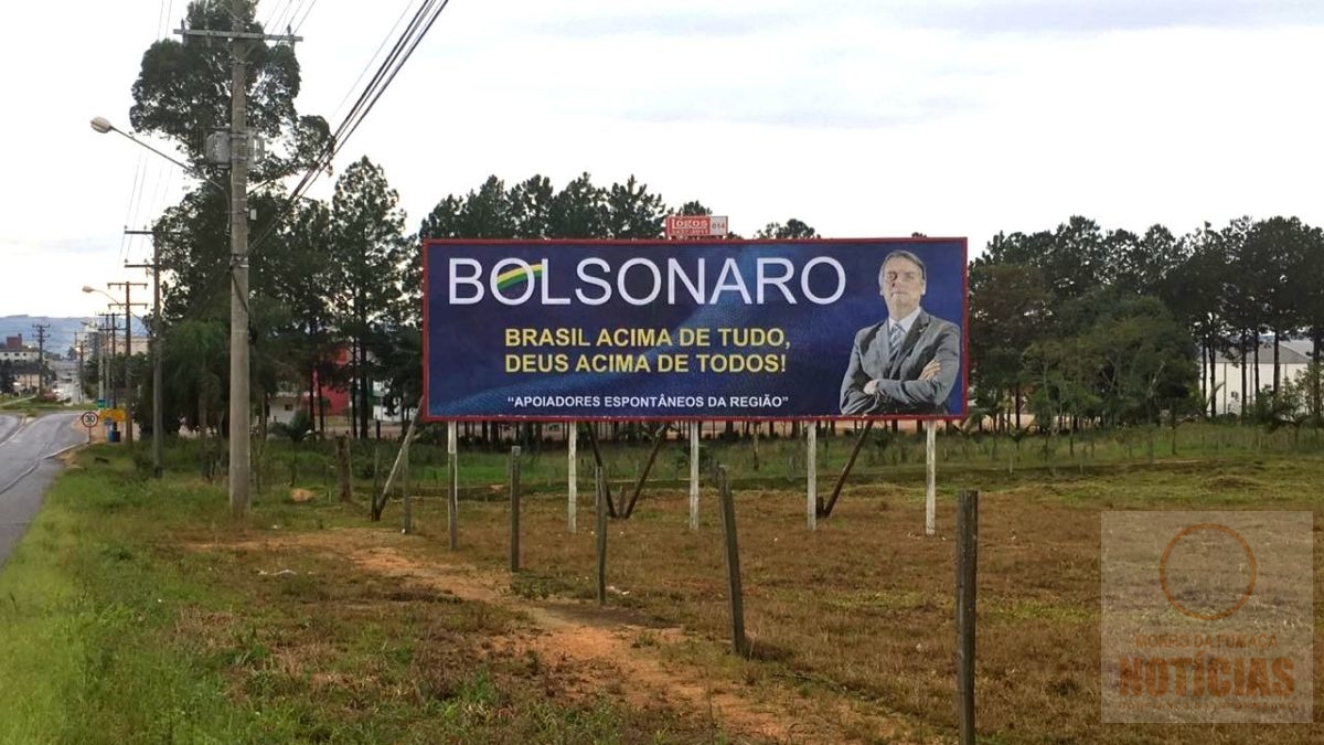 Bolsonaro ganha outdoor de apoio em Morro da Fumaça