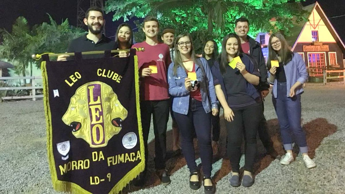 Leo Clube comemora Dia do Amigo com bilhetes em carros e lojas